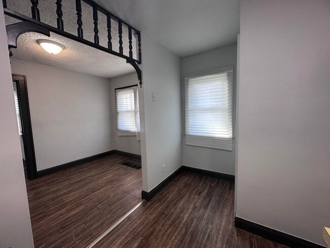 Photo - 28 Delaware-