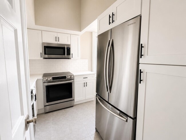 Photo - 6816 Bellevue Ave Unit 3A