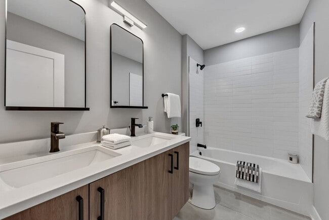 Photo - 2818 W Harrison St Unidad 2818