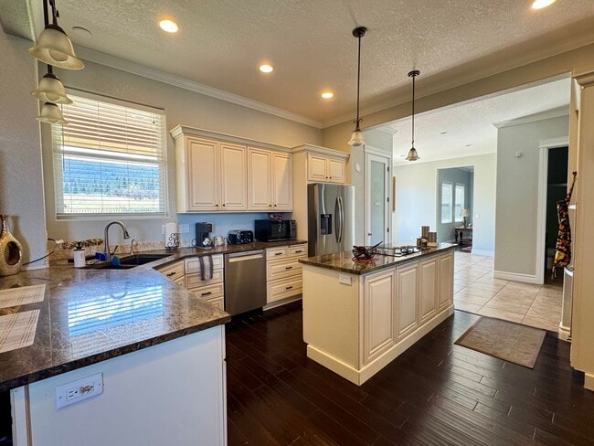 Photo - 130 Ridge Dr Unidad Whole House