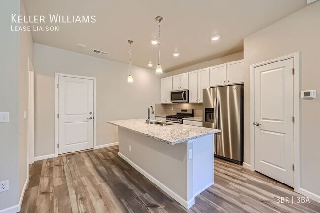 Photo - 477 Millwall Cir