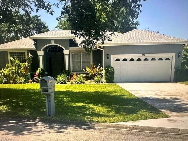 Building Photo - 701 Meyer Dr Rental