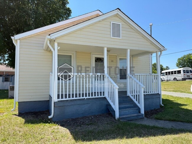 Building Photo - 508 Richmond Ave