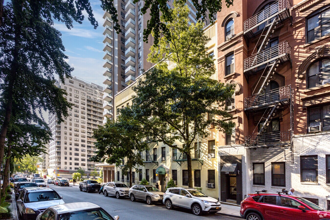 Photo - 242 E 87th St