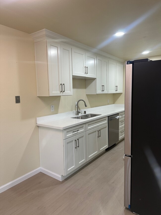 Photo - 1341 Drake Dr Unit A