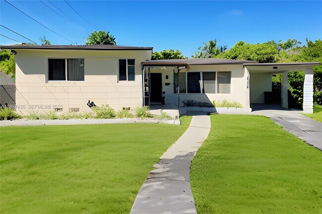 Building Photo - 12520 NE 1st Ct