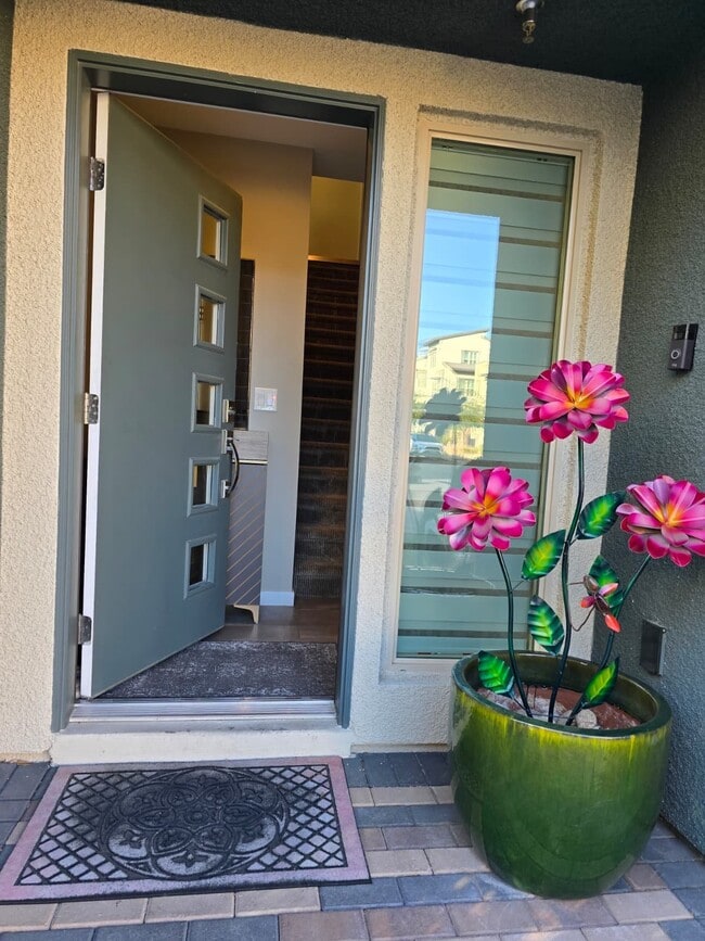 Building Photo - 11272 Gravitation Dr Unit 101