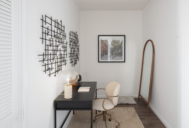 Building Photo - VIV