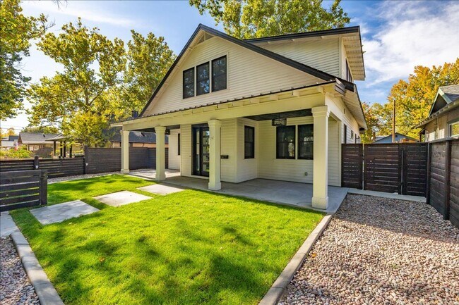 MODERN MEETS HISTORIC: YOUR HYDE PARK HAVE... - MODERN MEETS HISTORIC: YOUR HYDE PARK HAVE...