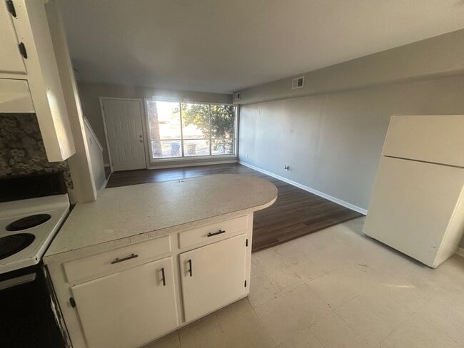 Photo - 1017 Leaphart St