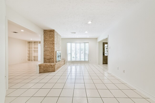 Photo - 807 Stadium Cir