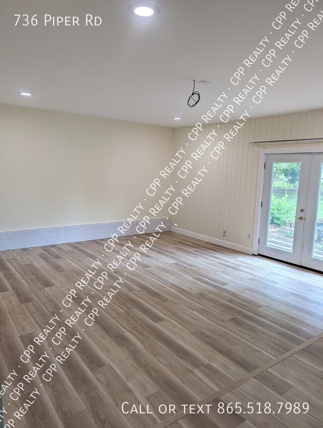 736 Piper Rd