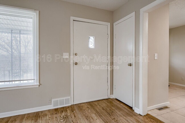 Photo - 3437 Jackson Ave