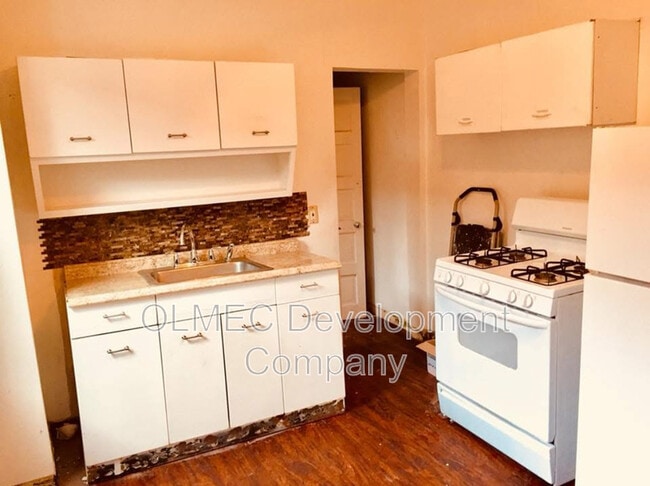 Photo - 817 Anaheim St