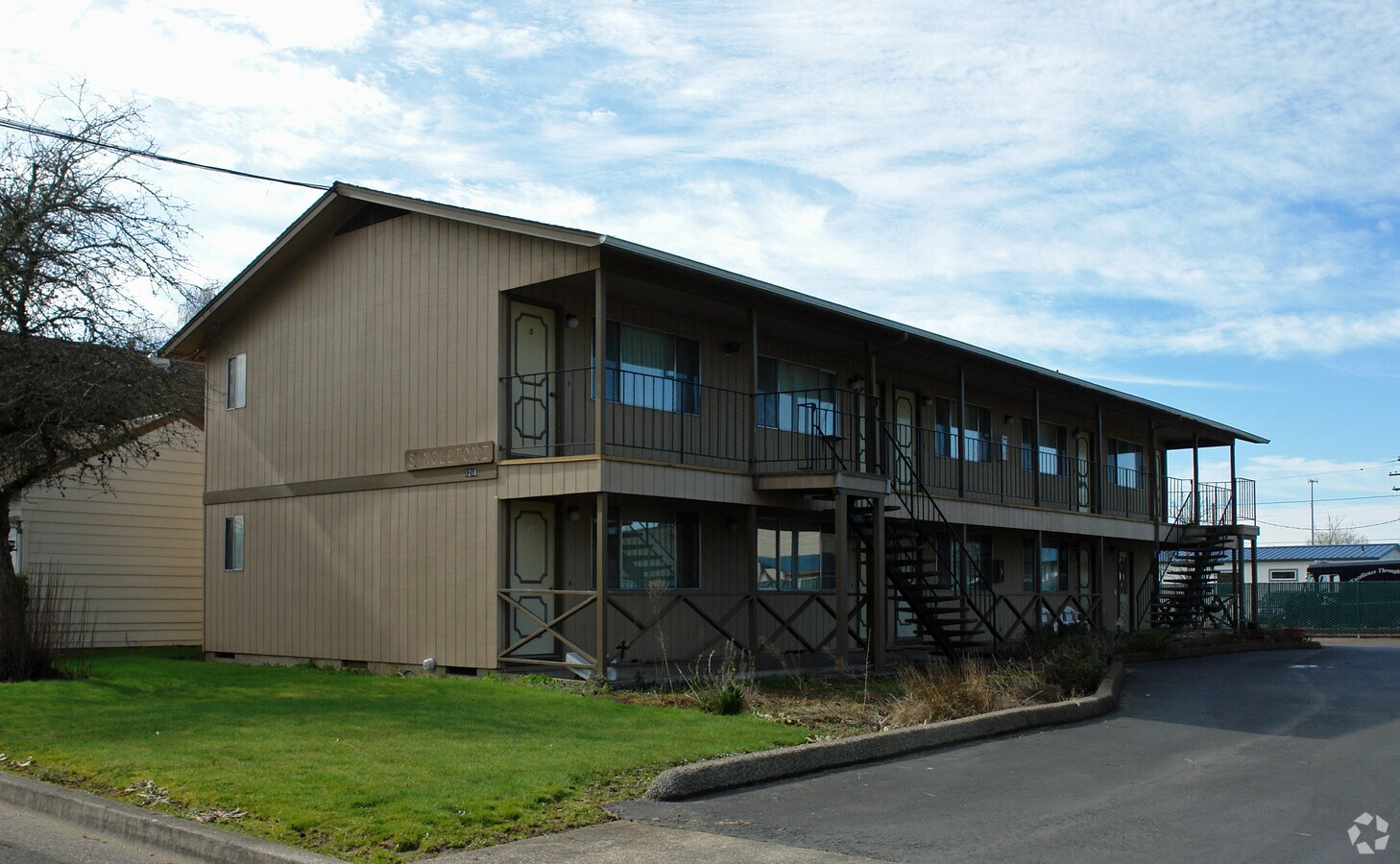 Photo - Singleton Apartments