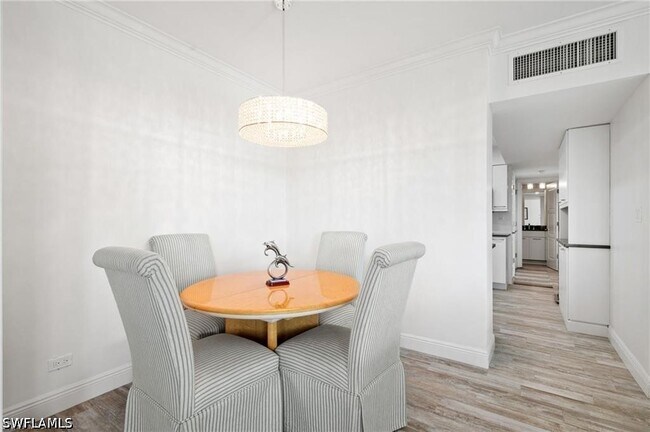 Photo - 240 Seaview Ct Unit 211