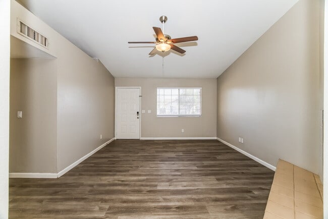 Photo - 1417 E Irwin Ave