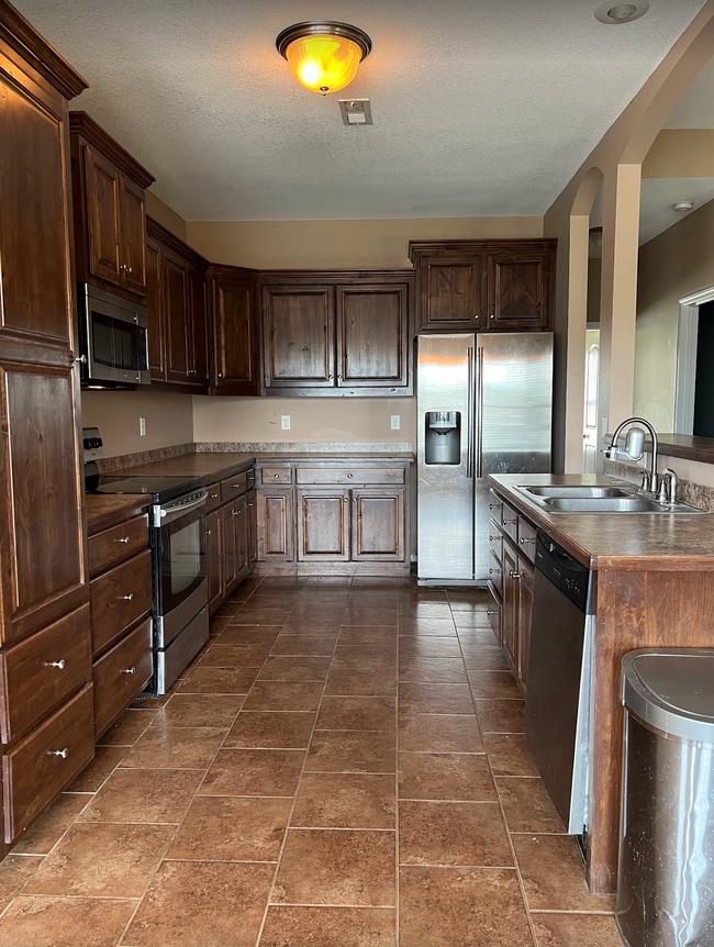 Photo - 619 Oakmont Dr