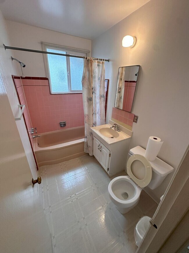 Photo - BEAUTIFUL 1 BEDROOM 1 BATHROOM FOR RENT!!!!