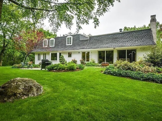 Photo - 16 Munnings Dr