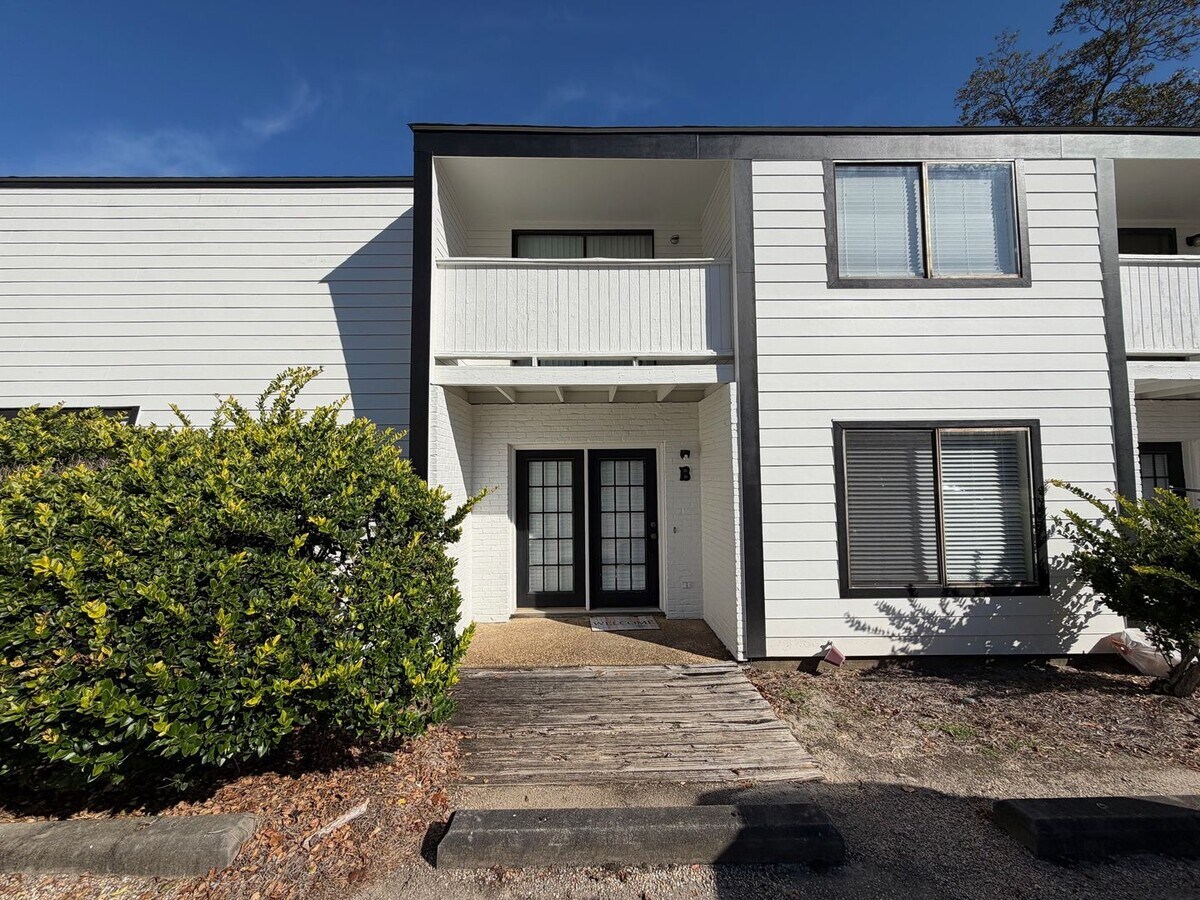 Photo - 311 E Glenn Ave