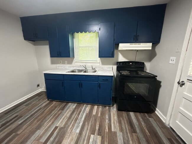 Photo - 55 Cloverdale St