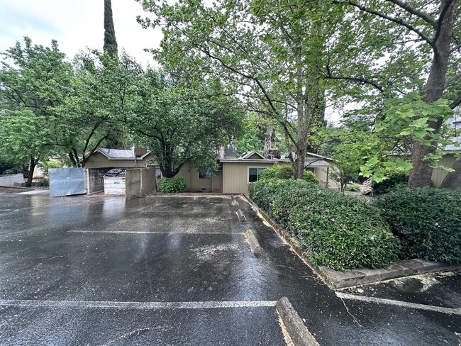 Building Photo - WALD2123 Unit B