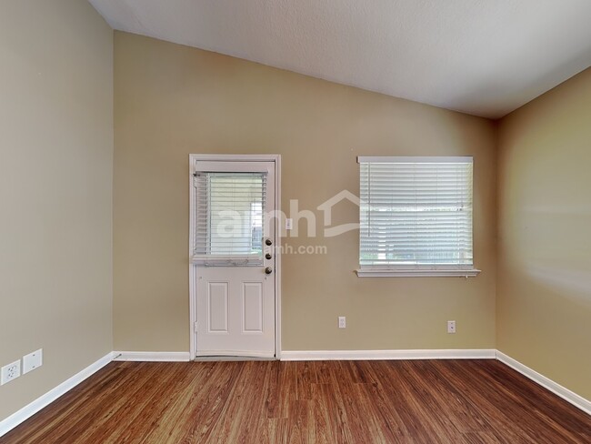 Photo - 2903 Windy Hollow Ln