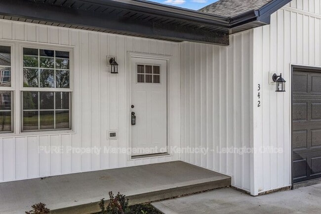 Photo - 312 Winding Branch Dr