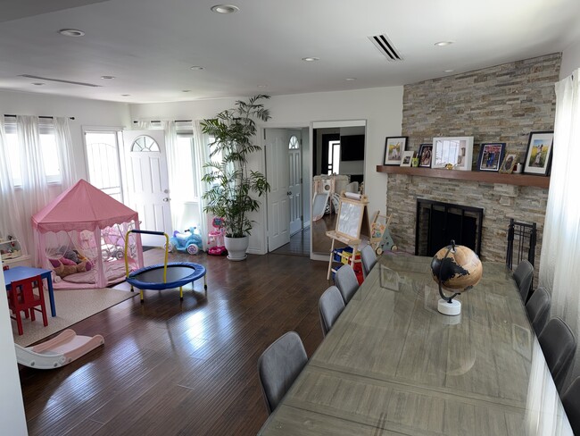8365 Glencrest Dr