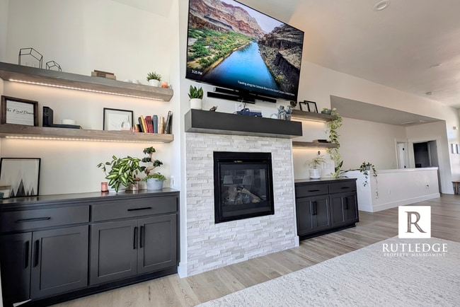 Photo - East Medford Cedar Links Living