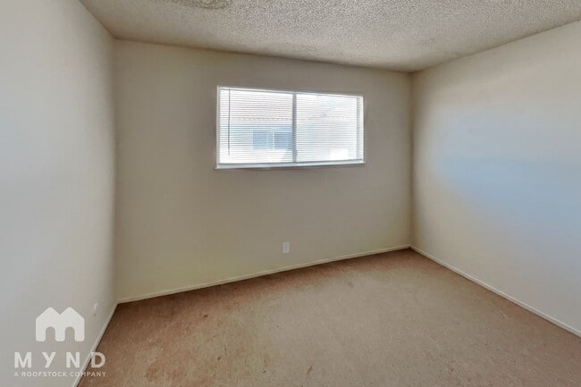 Photo - 481 Auburn Way Unit 4