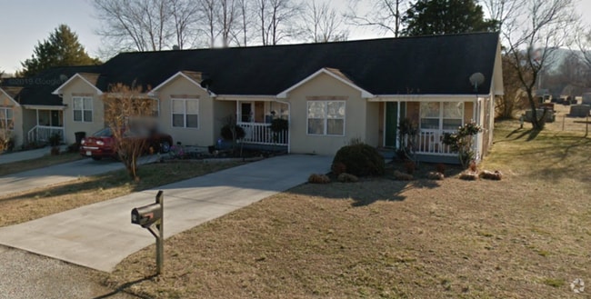 Building Photo - 162 Stone Henge Ln Unit D5 Rental