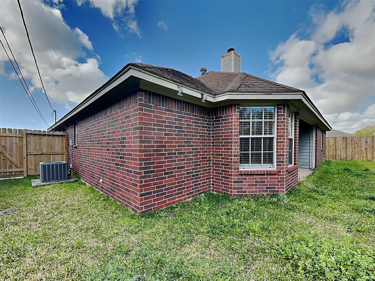 Photo - 2922 31st Ave N