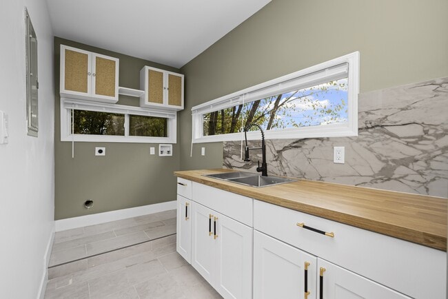 Photo - 520 Smith St