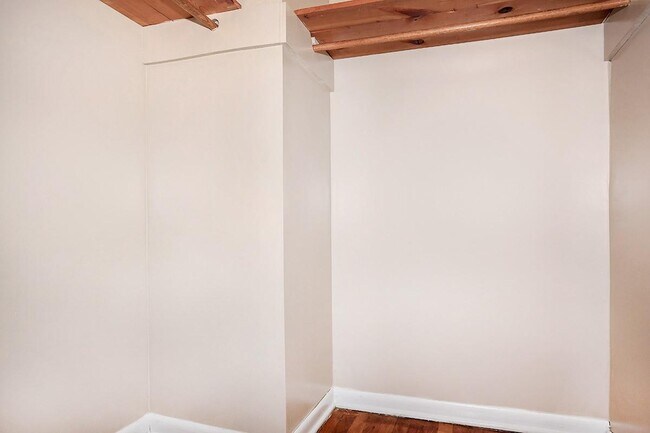 WALK-IN CLOSET AT LENORE GARDEN