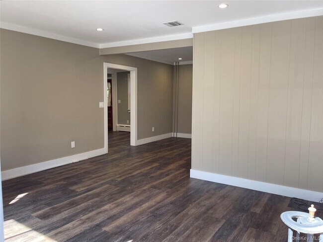 Photo - 77 Boulevard Ave