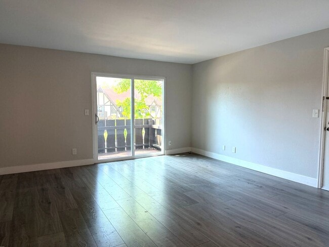 Photo - 3250 O'Neal Cir Unit B25