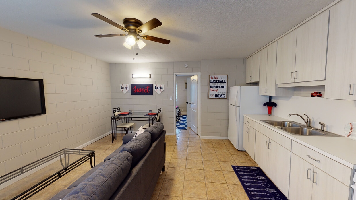 Photo - Pensacola Arms Apartments