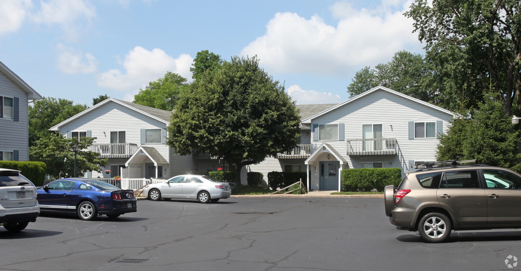 Lakewood Manor Apartments Rochester, NY