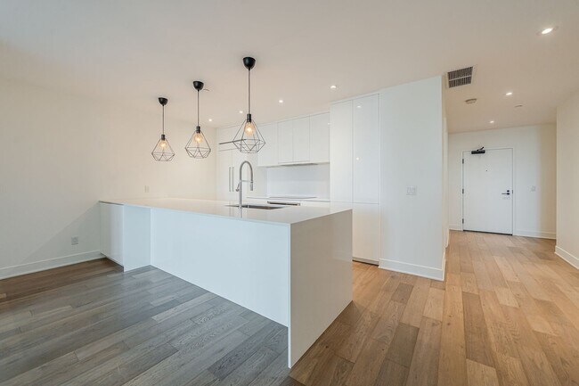 Photo - 1010 Rue de la Commune E Unit 106