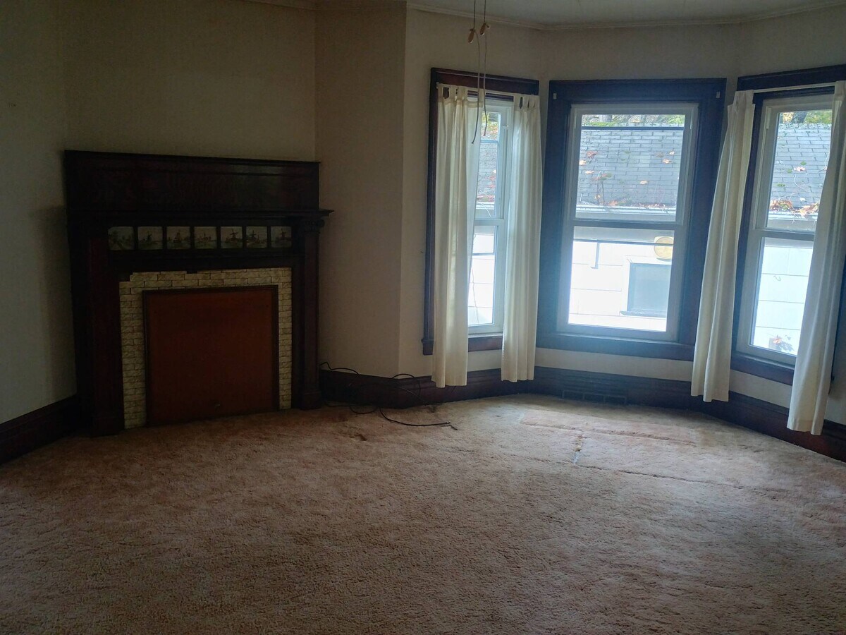 Photo - 1430 Eagle St