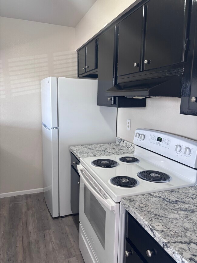 Desert Pearl Apartments