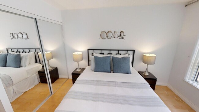 168 Simcoe St Unit SI FL1-ID1030920P