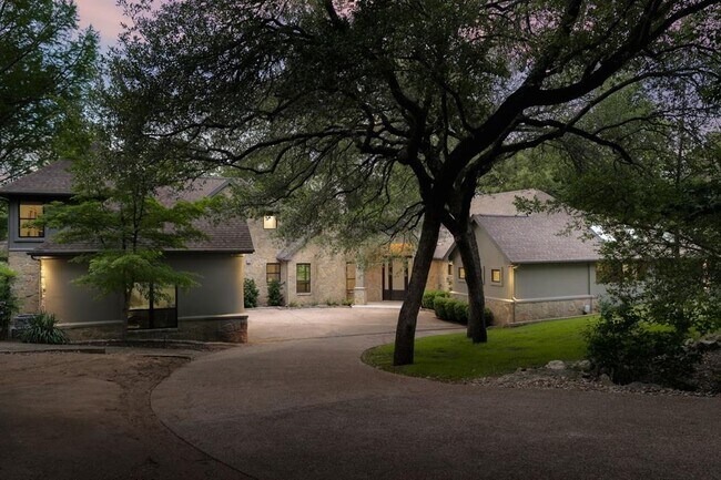 Photo - 506 Konstanty Cir
