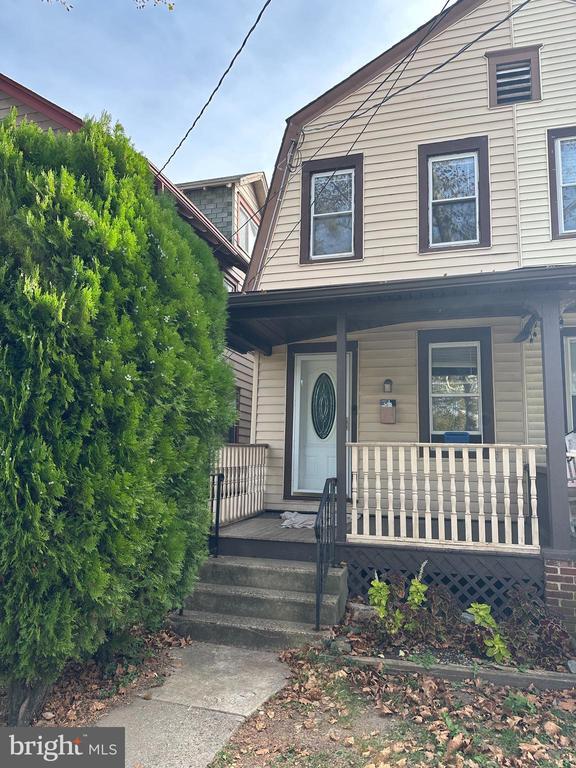 Photo - 303 Harrison St