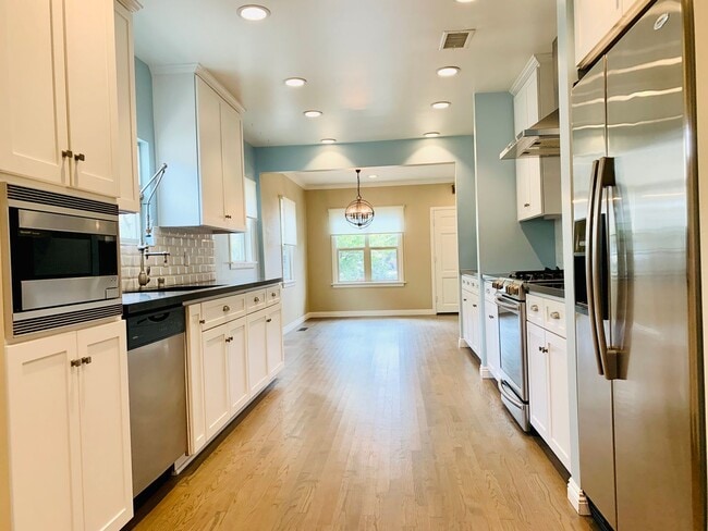 Photo - Gorgeous 3BD/2BA House in Hillcrest - Available NOW!