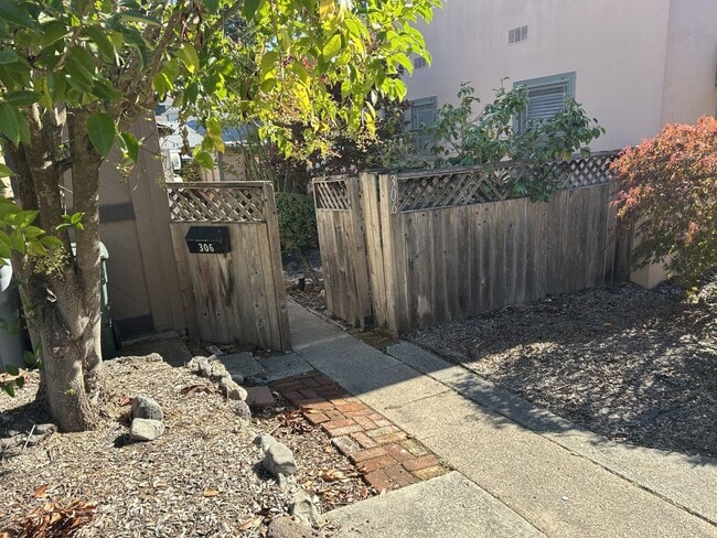 Photo - Lovely 1 Bedroom, 1 Bathroom Unit in West Petaluma