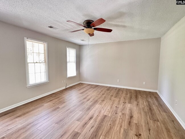 Photo - 103 Riverwalk Ct