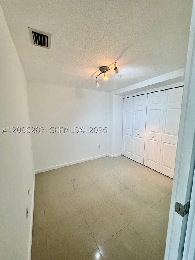 218 SW 8th Ave Unit 303